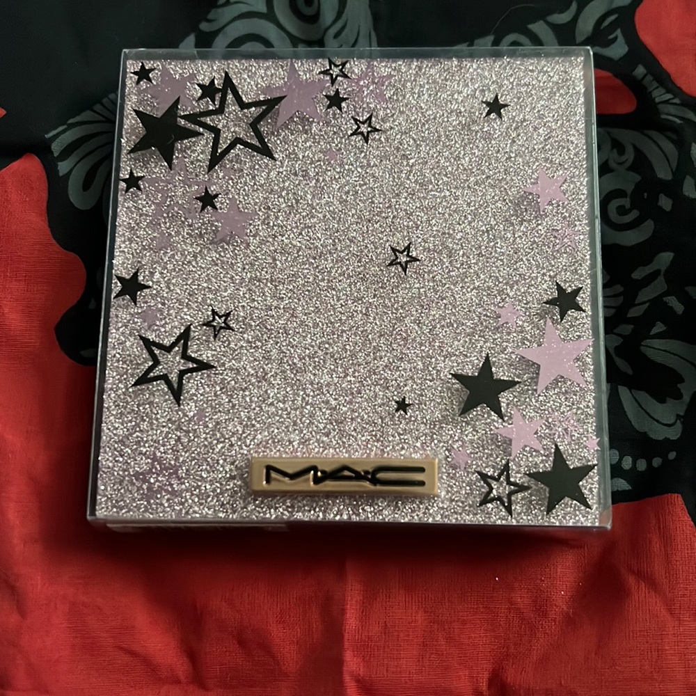 MAC Cosmetics Star Dipped Highlighter and Blush Palette Light NIB Limited